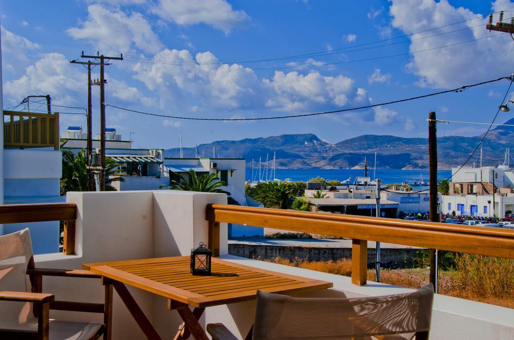 Aerolithos Hotel Adamantas  Стая снимка