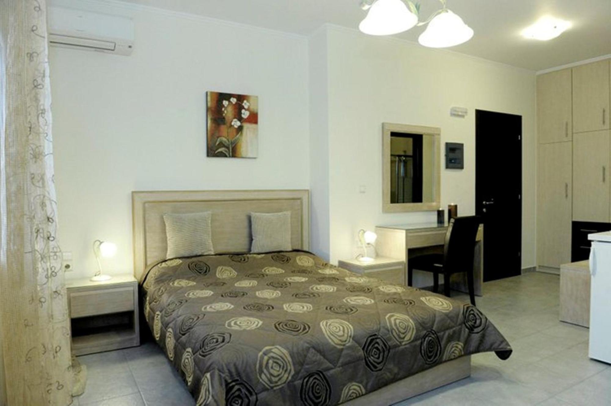 Aerolithos Hotel Adamantas  Екстериор снимка
