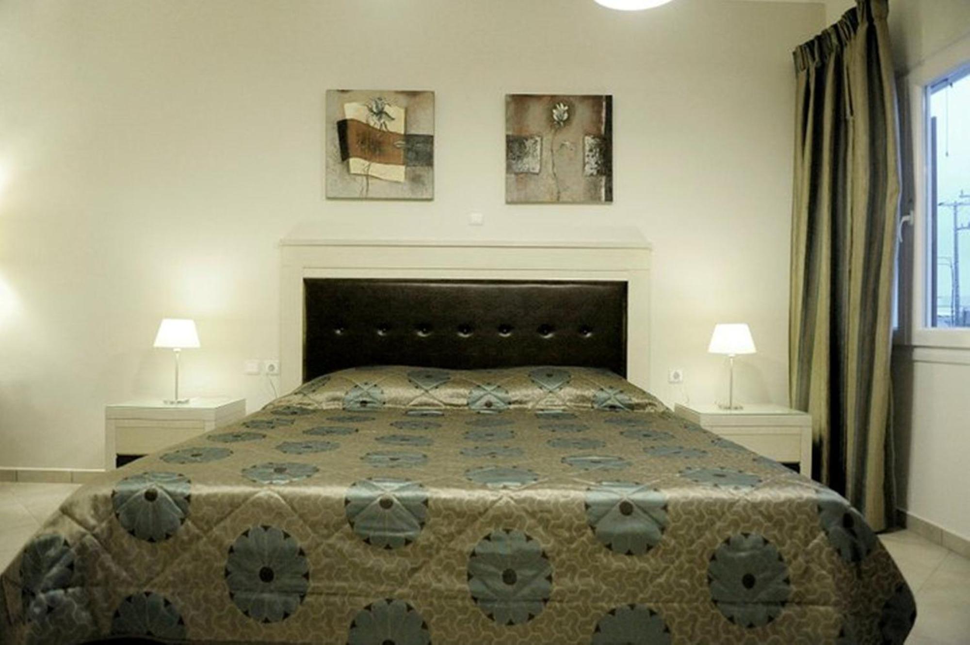 Aerolithos Hotel Adamantas  Екстериор снимка