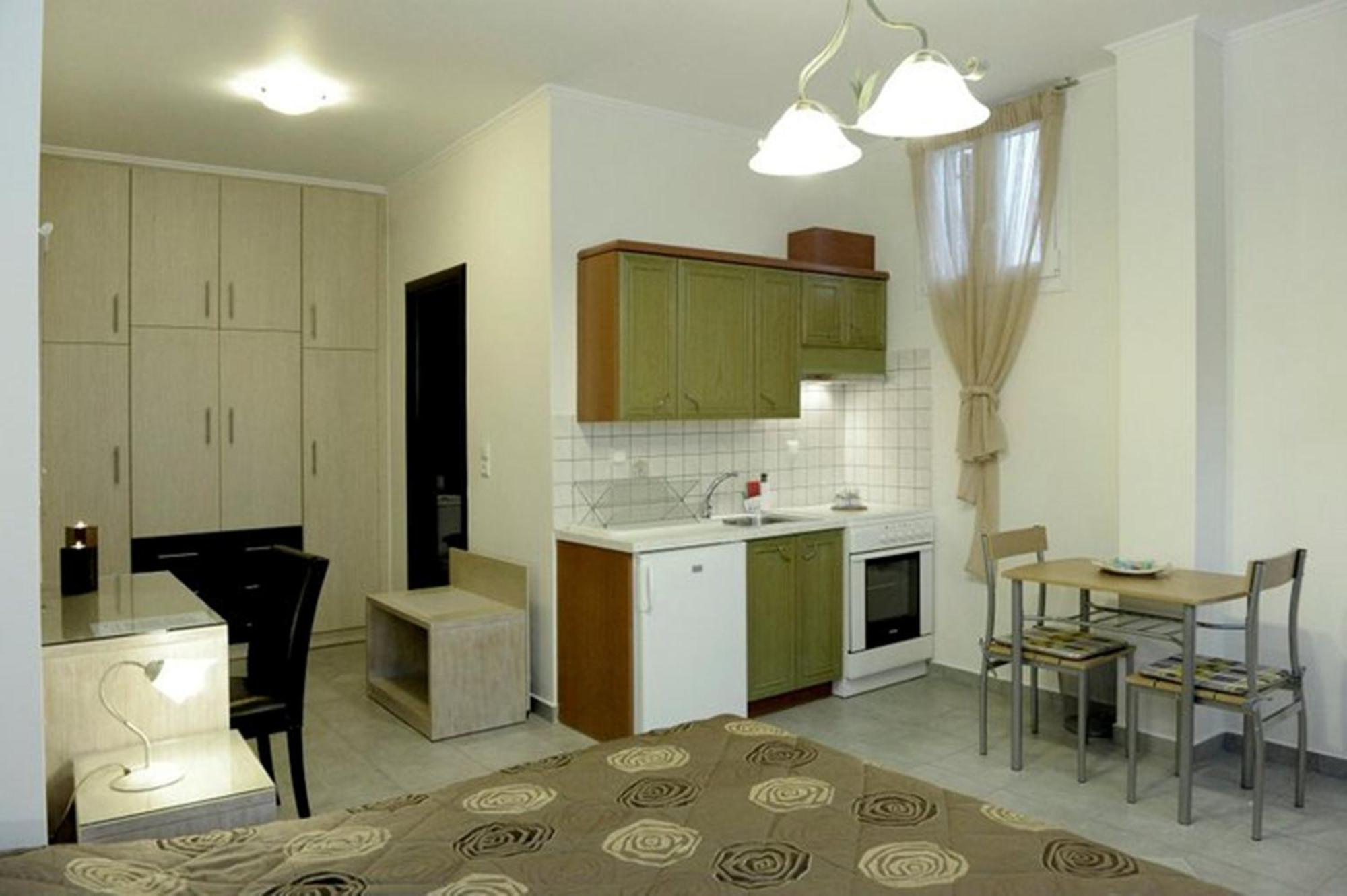 Aerolithos Hotel Adamantas  Екстериор снимка
