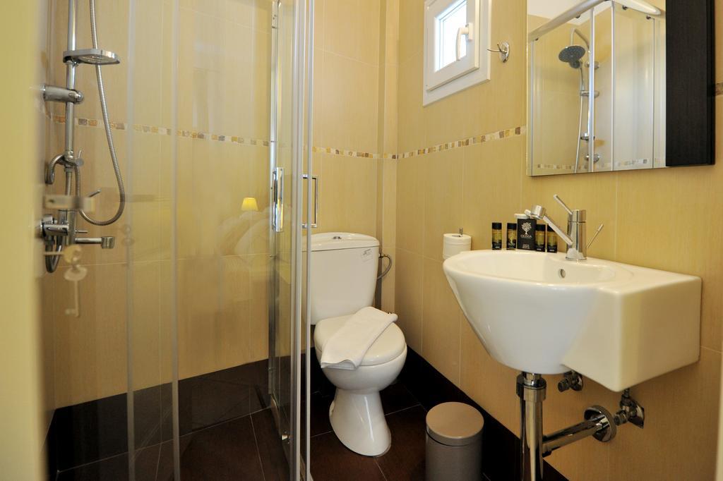 Aerolithos Hotel Adamantas  Екстериор снимка