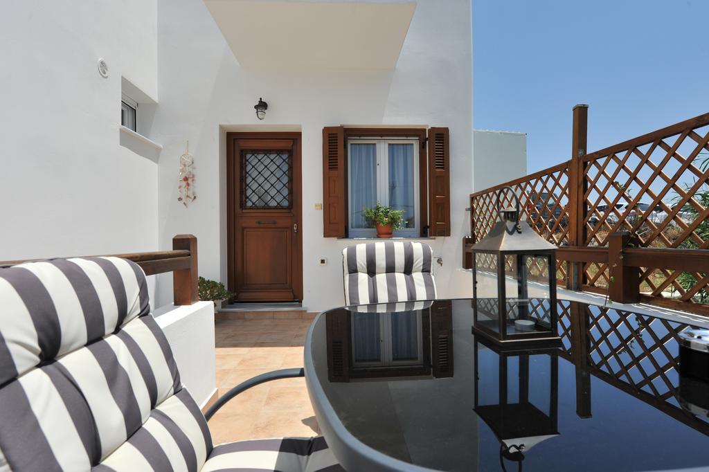 Aerolithos Hotel Adamantas  Екстериор снимка